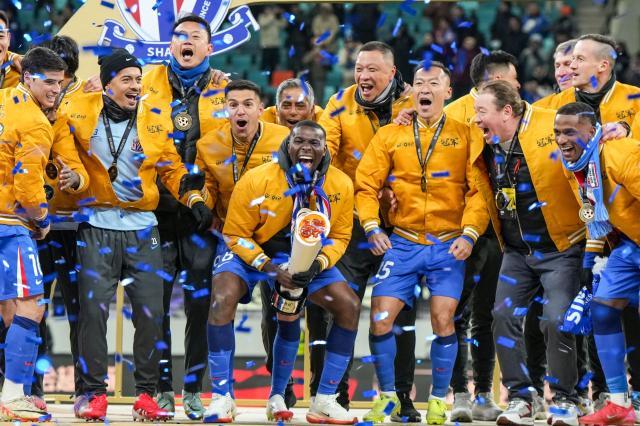 1739105606061087042.jpg (体育)(2)足球——足协超级杯:上海申花夺冠XxjpseC007117_20250208_PEPFN0A001.jpg