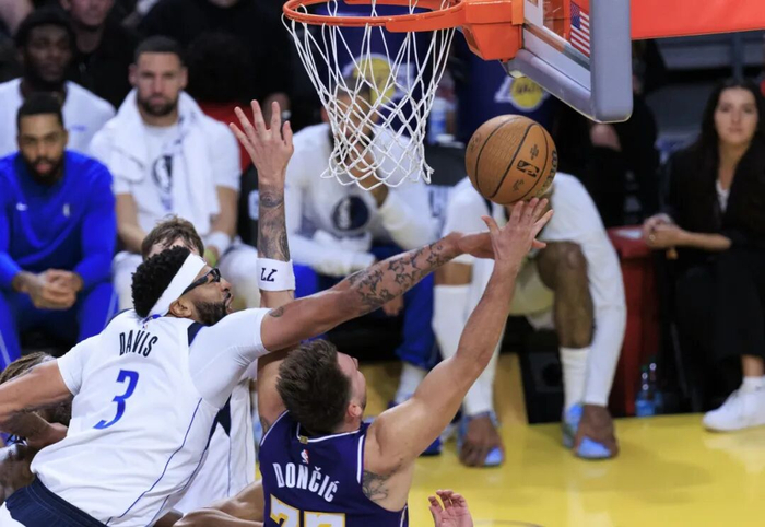 开云App-富保罗想让浓眉走？阿里纳斯：浓眉最终会想办法偷偷溜回湖人|安东尼·戴维斯|安东尼-戴维斯|洛杉矶湖人队|戴维斯-贝尔坦斯|里奇·保罗_新浪体育_新浪新闻