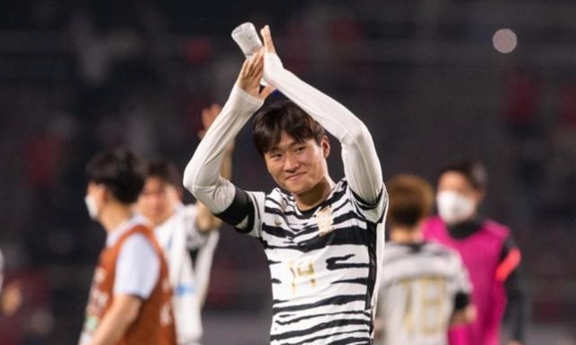 kaiyun-韩国大胜夜19岁新星一战成名 02年小生首秀入首球